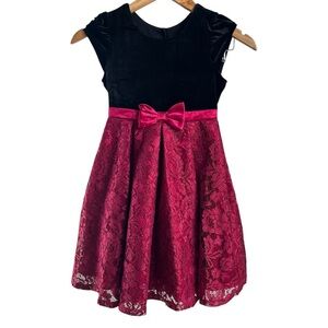 Jona Michelle | Elegant Black and Burgundy Lace Dress